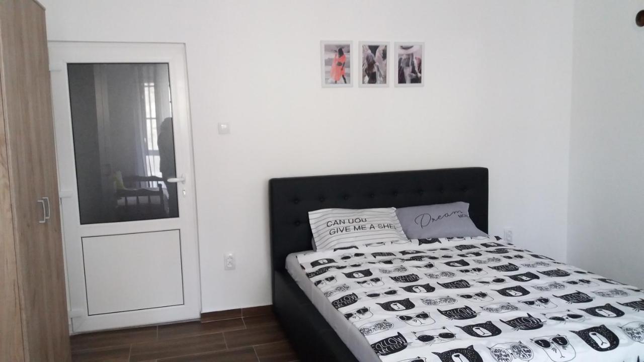 Apartamento Stan Na Dan Dunja 2 Vrsac Exterior foto