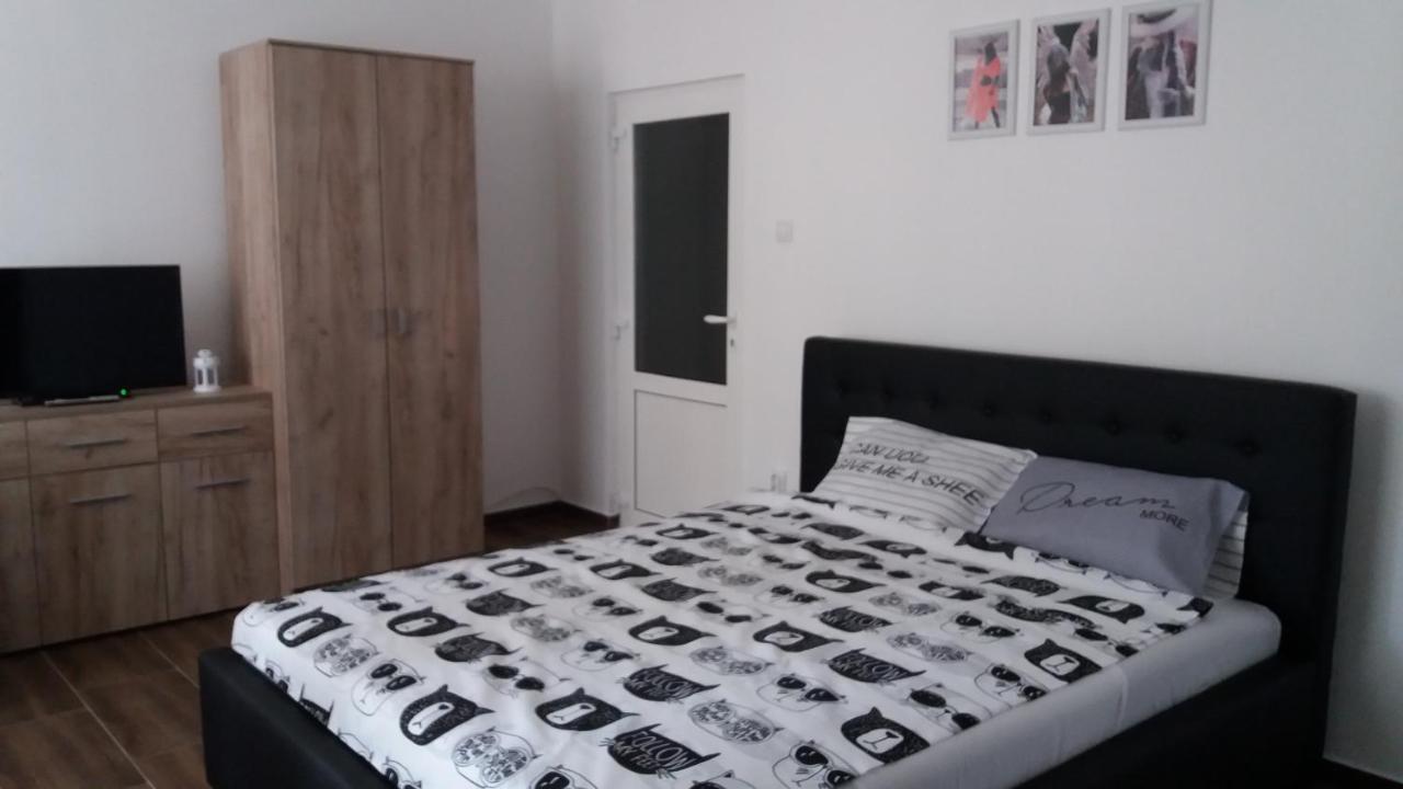 Apartamento Stan Na Dan Dunja 2 Vrsac Exterior foto